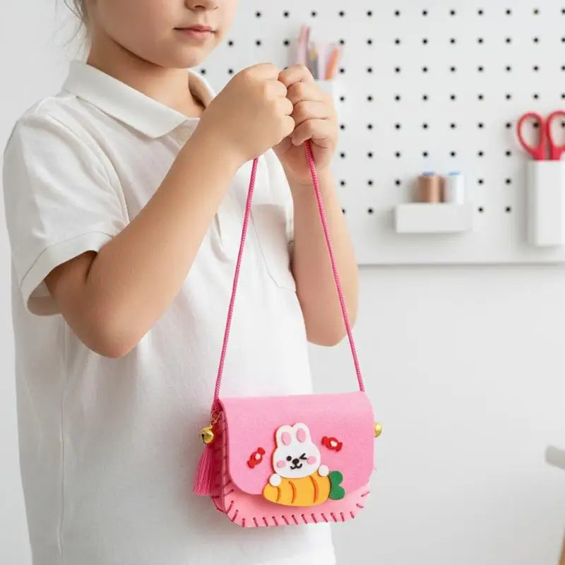 Felt Bag Crafting Kit for Kids DIY Art Sewing Toy Crossbody Bag Kindergarten Creativity Handwork Set
