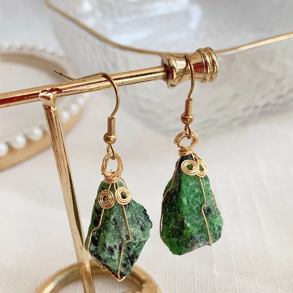 Natural Crystal Earrings for Women Raw Stone Green Quartz Pendulum Rubies Zoisite Lapis Sunstone Purple Crystal Drop Earring